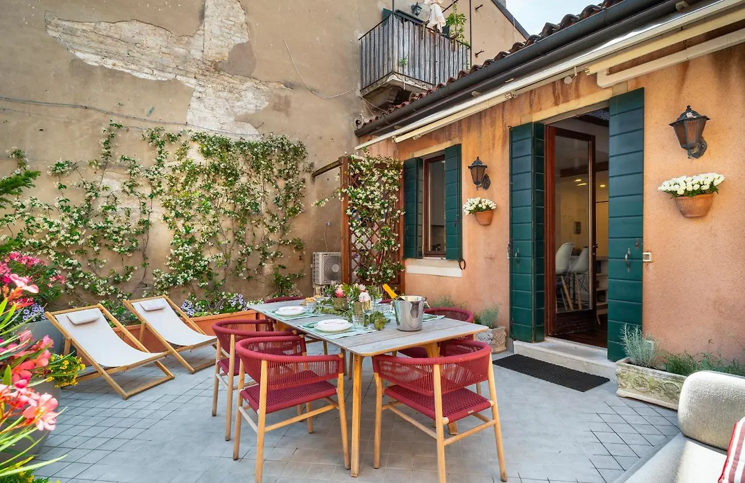 San Barnaba Palace R&R-1